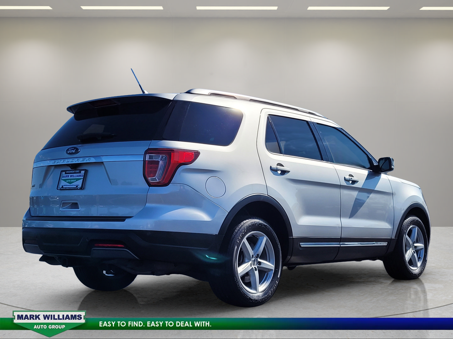 Certified 2019 Ford Explorer XLT w/ Equipment Group 201A FWD image 4