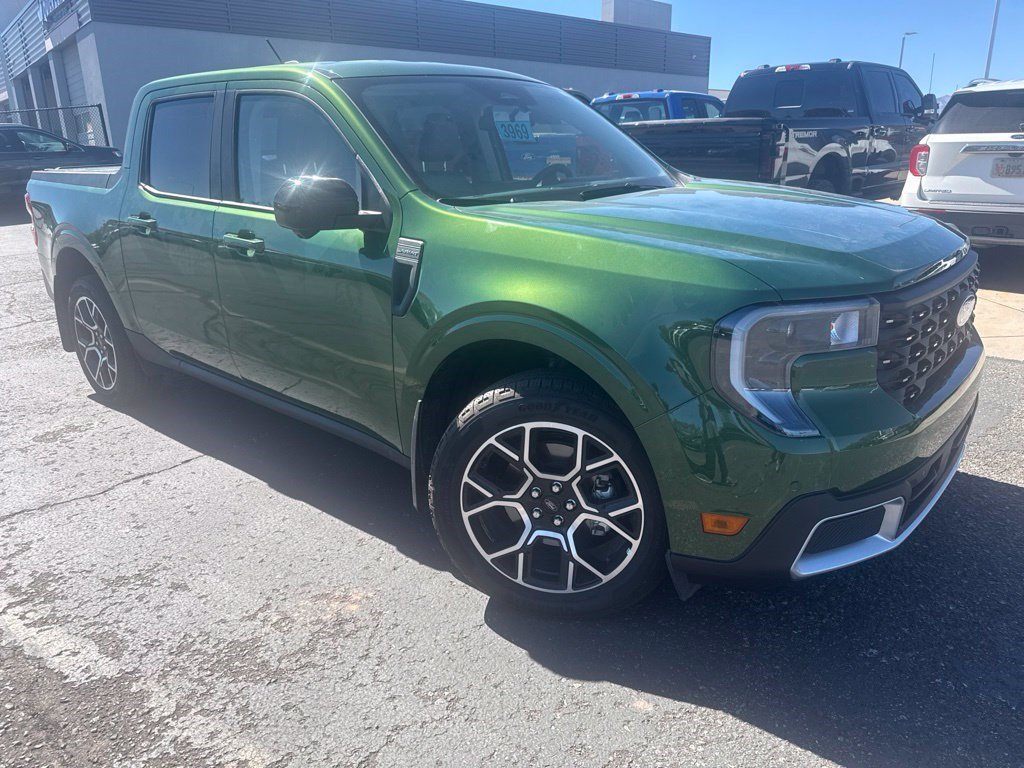 Certified 2025 Ford Maverick Lariat AWD/4WD image 6