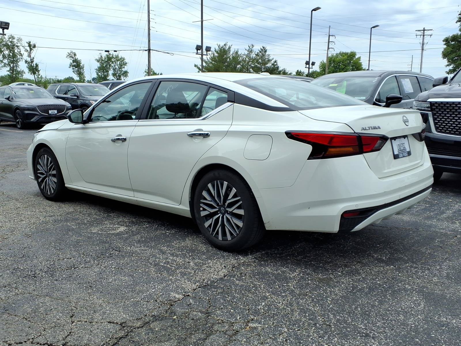 Used 2025 Nissan Altima 2.5 SV FWD image 6