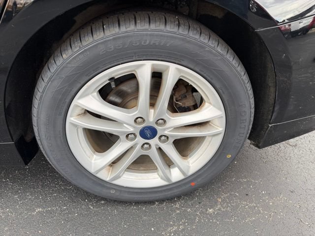 Certified 2018 Ford Fusion SE w/ Fusion SE Technology Package FWD image 30