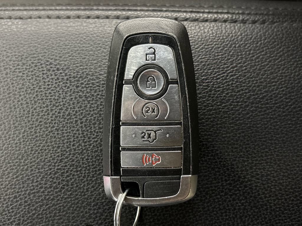 Certified 2019 Ford Explorer XLT w/ Equipment Group 202A AWD/4WD image 34