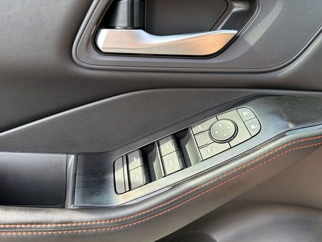 Used 2025 Nissan Rogue SV AWD/4WD image 22