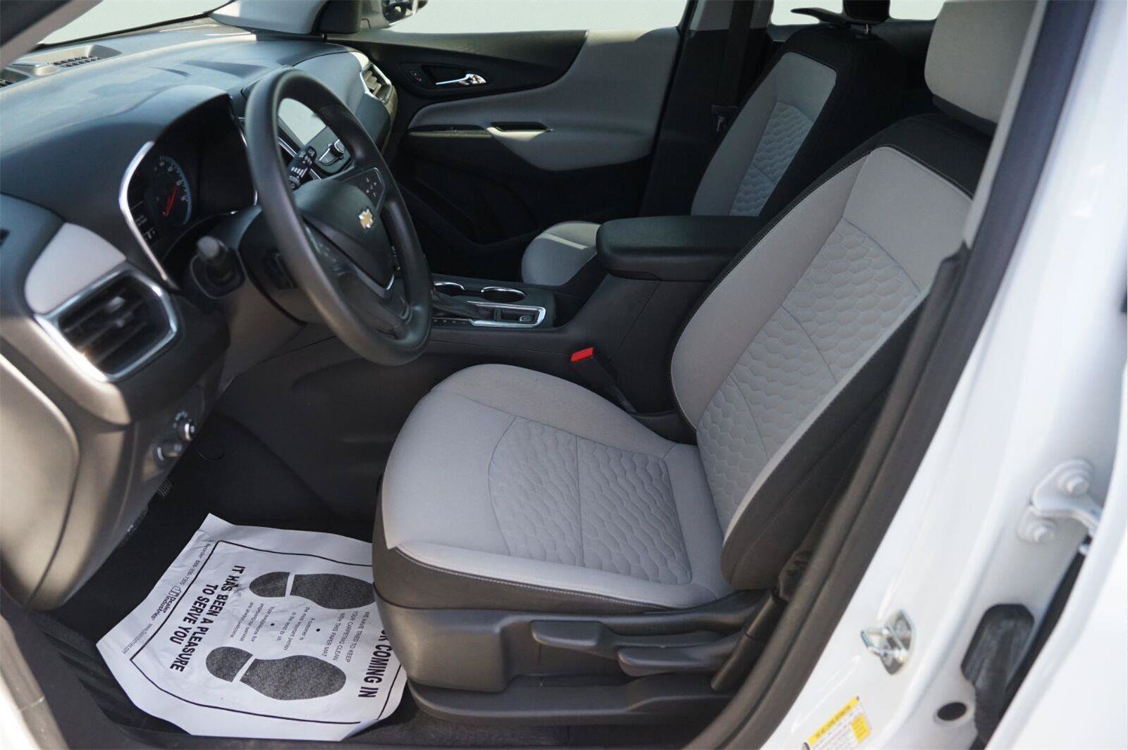 Used 2019 Chevrolet Equinox LS FWD image 9