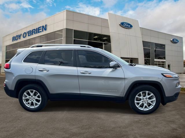Used 2017 Jeep Cherokee Latitude w/ Safety/Convenience Group AWD/4WD image 5