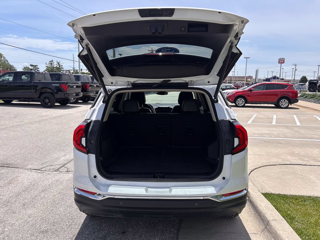Used 2021 GMC Terrain SLT w/ Infotainment Package II AWD/4WD image 16