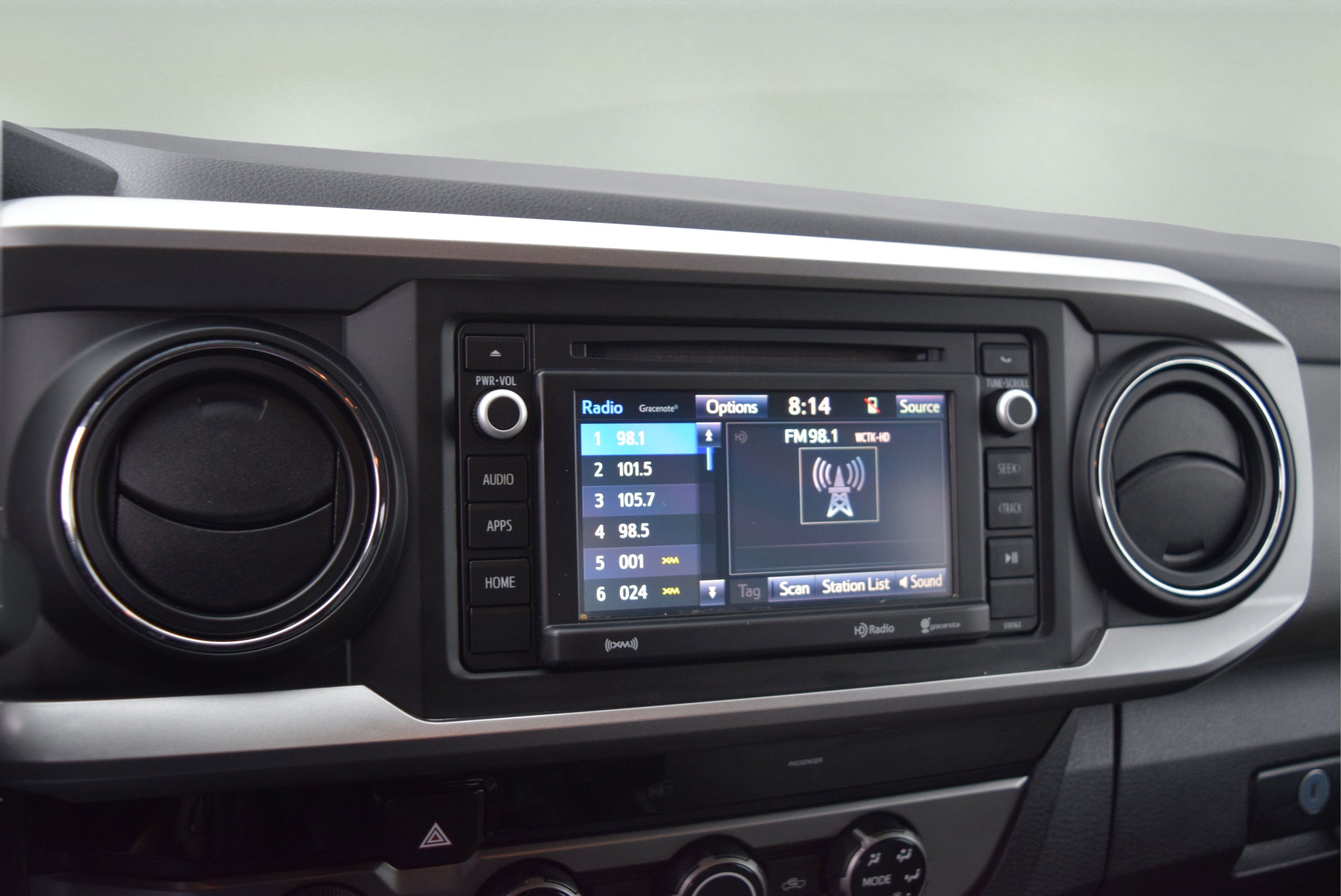 Used 2017 Toyota Tacoma SR5 w/ Tow Package image 17