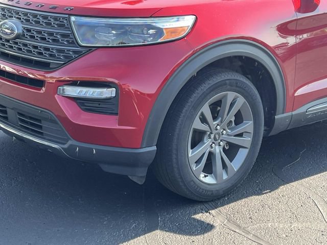 Certified 2023 Ford Explorer XLT w/ Equipment Group 202A AWD/4WD image 4