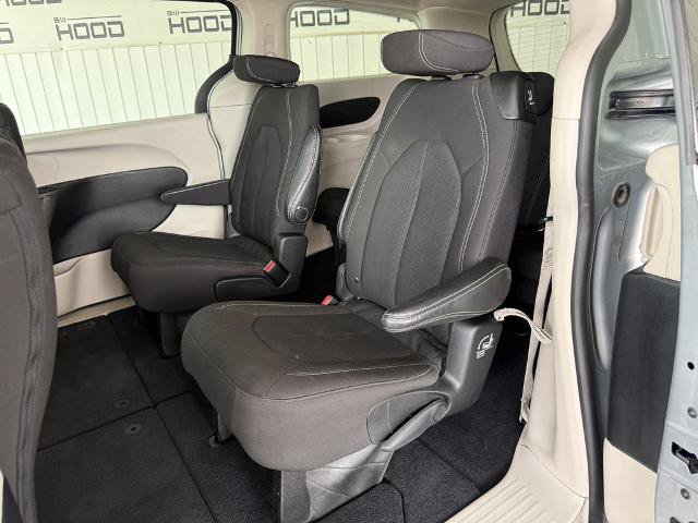 Used 2023 Chrysler Voyager LX FWD image 8