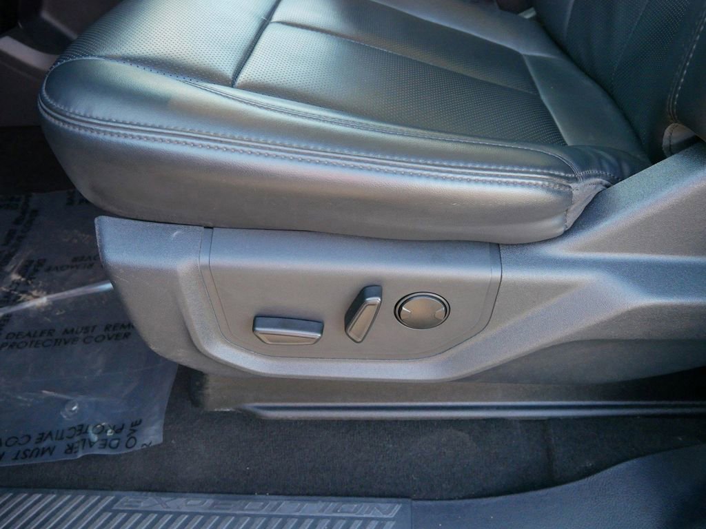 Certified 2024 Ford Expedition XLT image 8