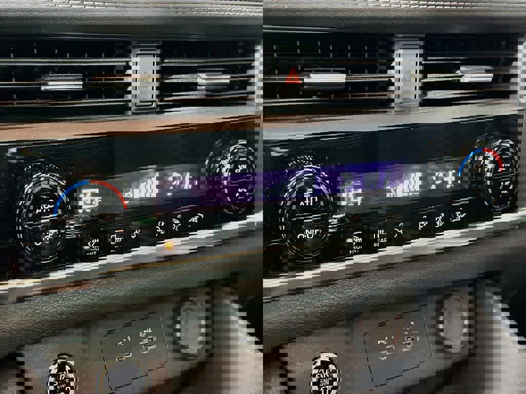 Used 2023 Nissan Rogue SV image 21