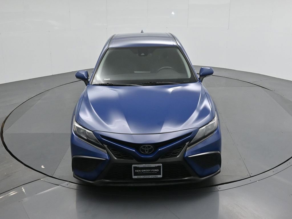 Used 2023 Toyota Camry SE w/ Cold Weather Package image 33