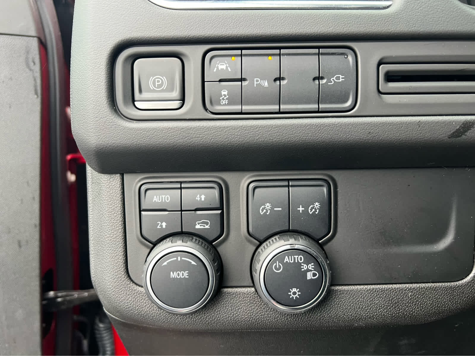 Used 2021 Chevrolet Tahoe RST w/ Luxury Package image 34