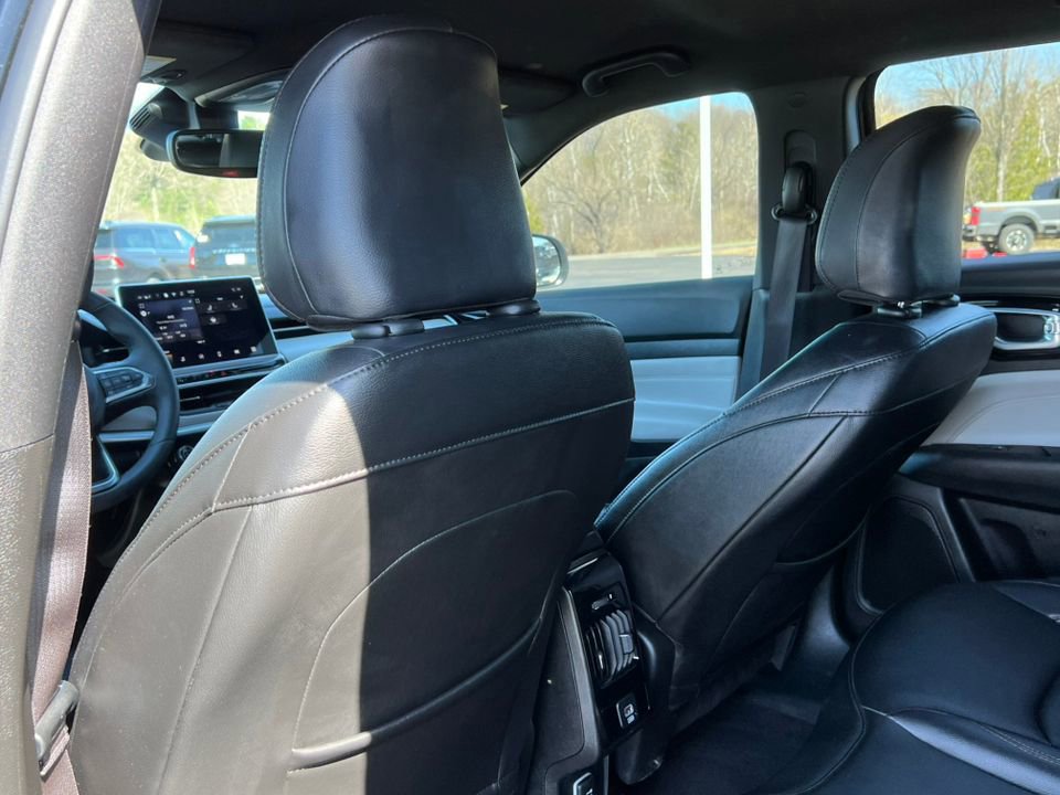 Used 2024 Jeep Compass Limited AWD/4WD image 32