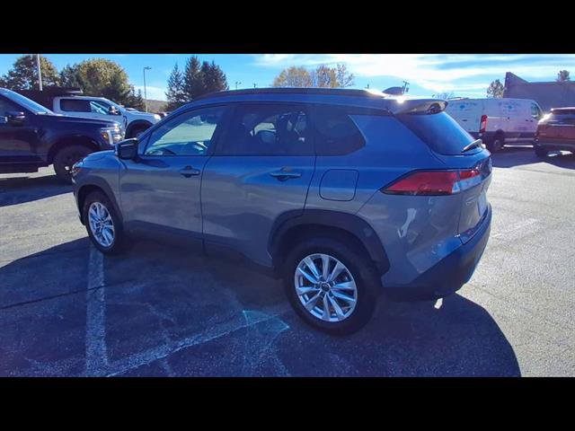Used 2023 Toyota Corolla Cross LE AWD/4WD image 6