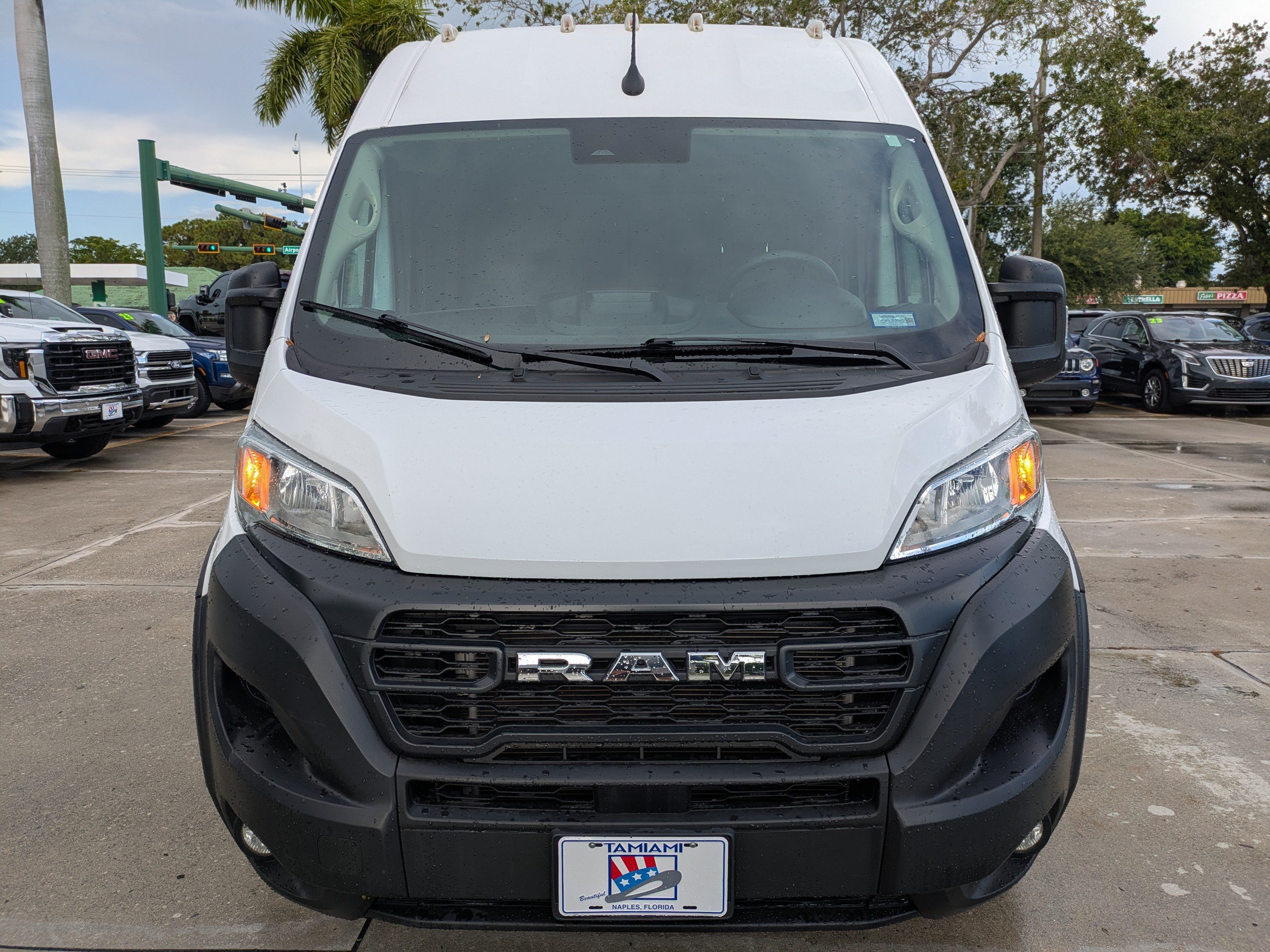 Used 2024 RAM ProMaster 2500 w/ Convenience Group FWD image 8