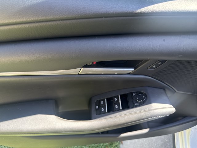Used 2021 MAZDA MAZDA3 s FWD image 13
