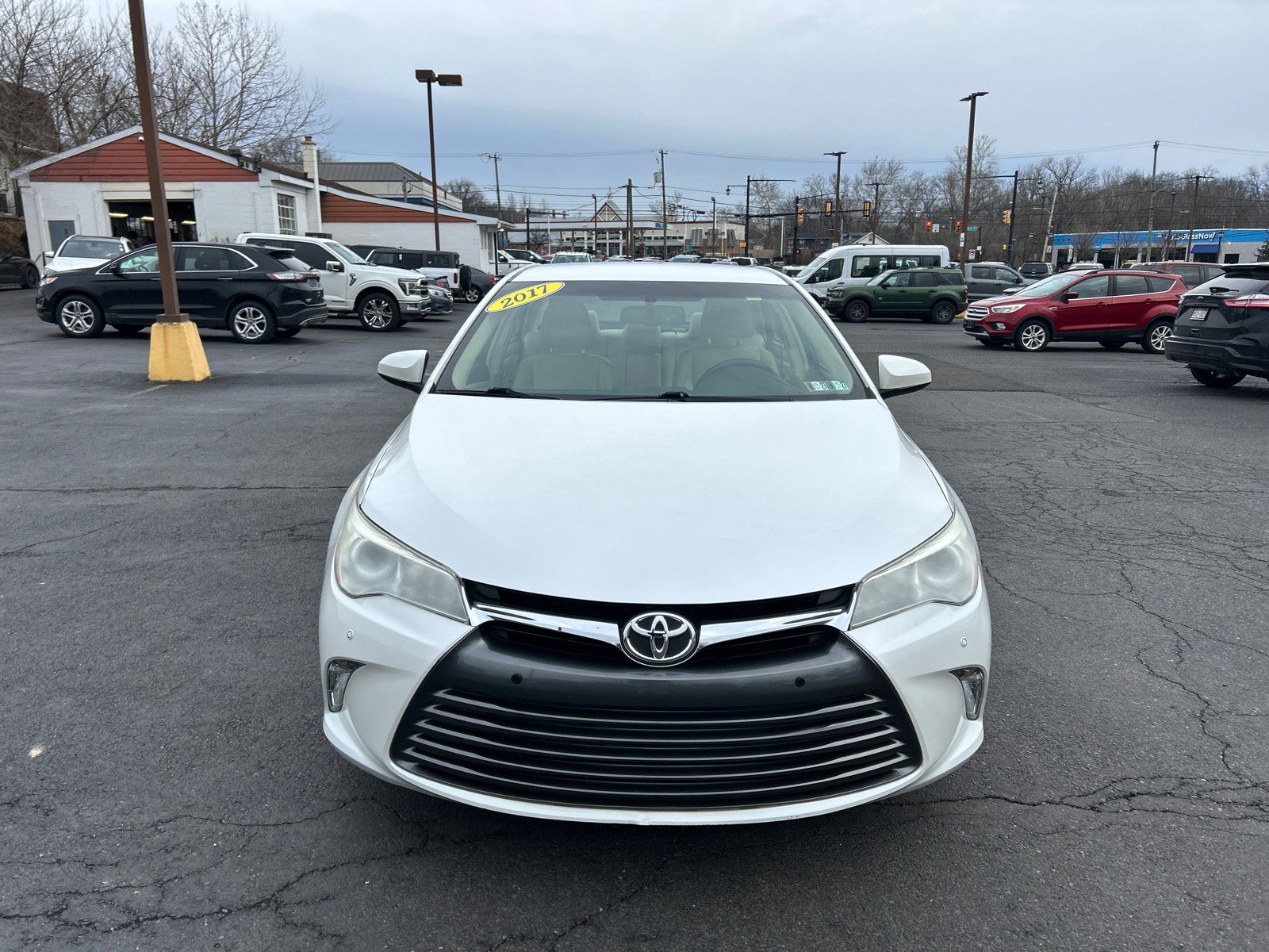 Used 2017 Toyota Camry XLE image 19