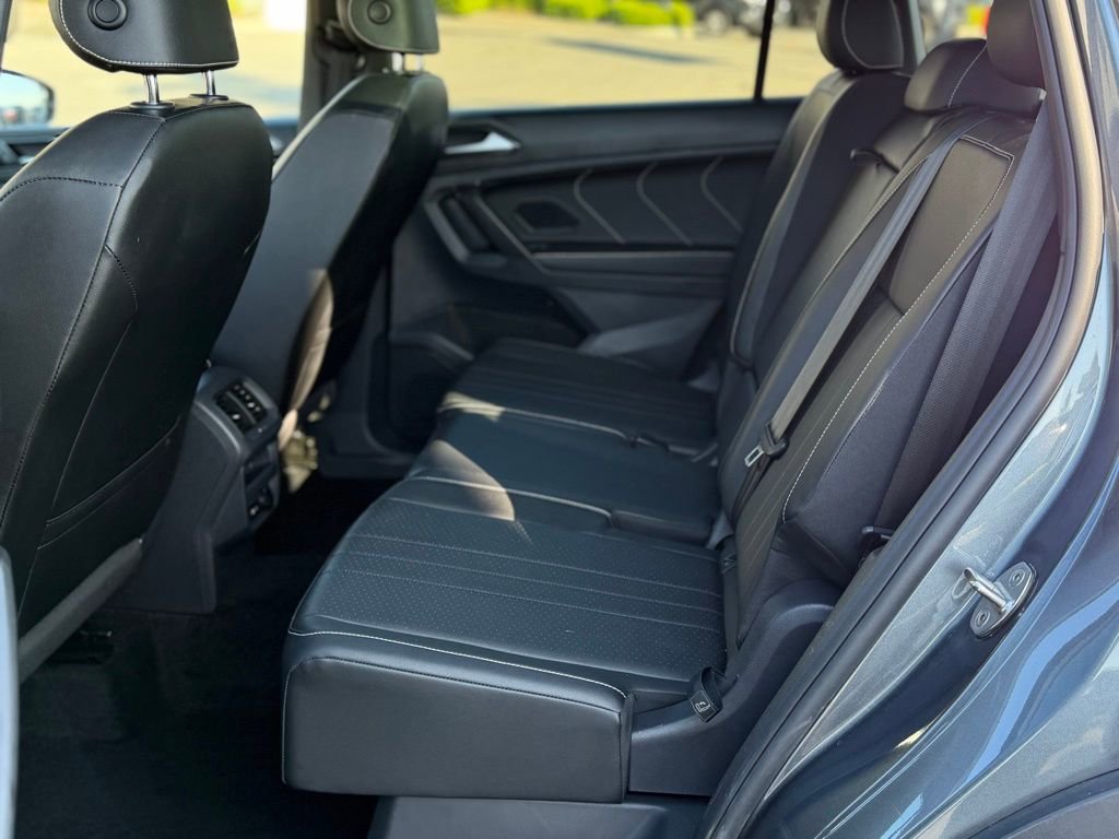 Used 2023 Volkswagen Tiguan SE R-Line image 30