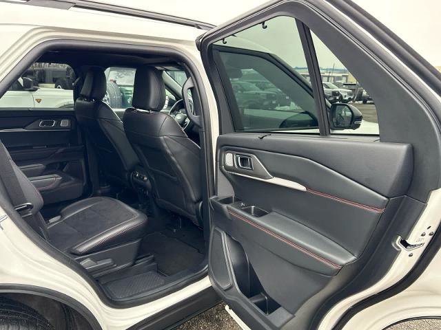 Certified 2025 Ford Explorer ST image 9