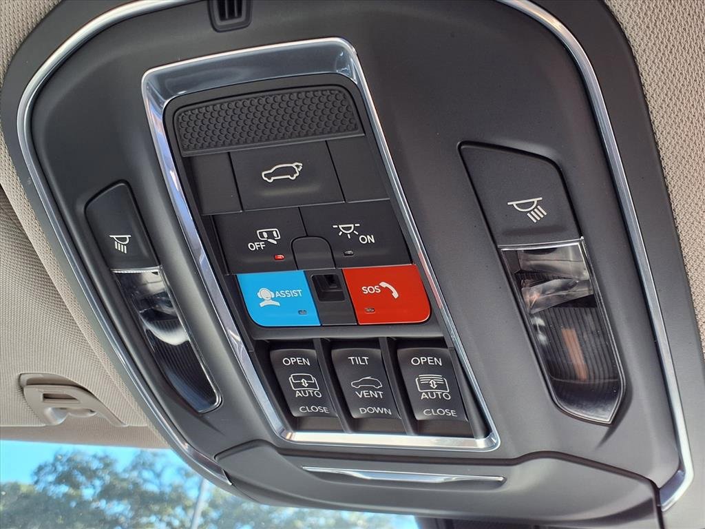 Used 2024 Jeep Wagoneer Series II w/ Premium Group I image 16