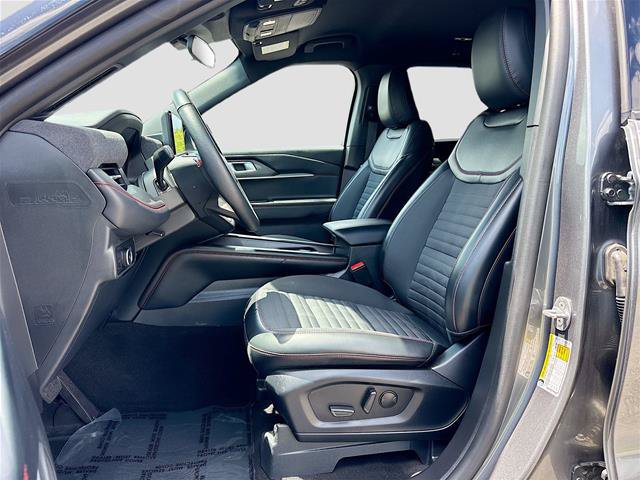 Certified 2025 Ford Explorer ST-Line w/ ST-Line Street Pack AWD/4WD image 24