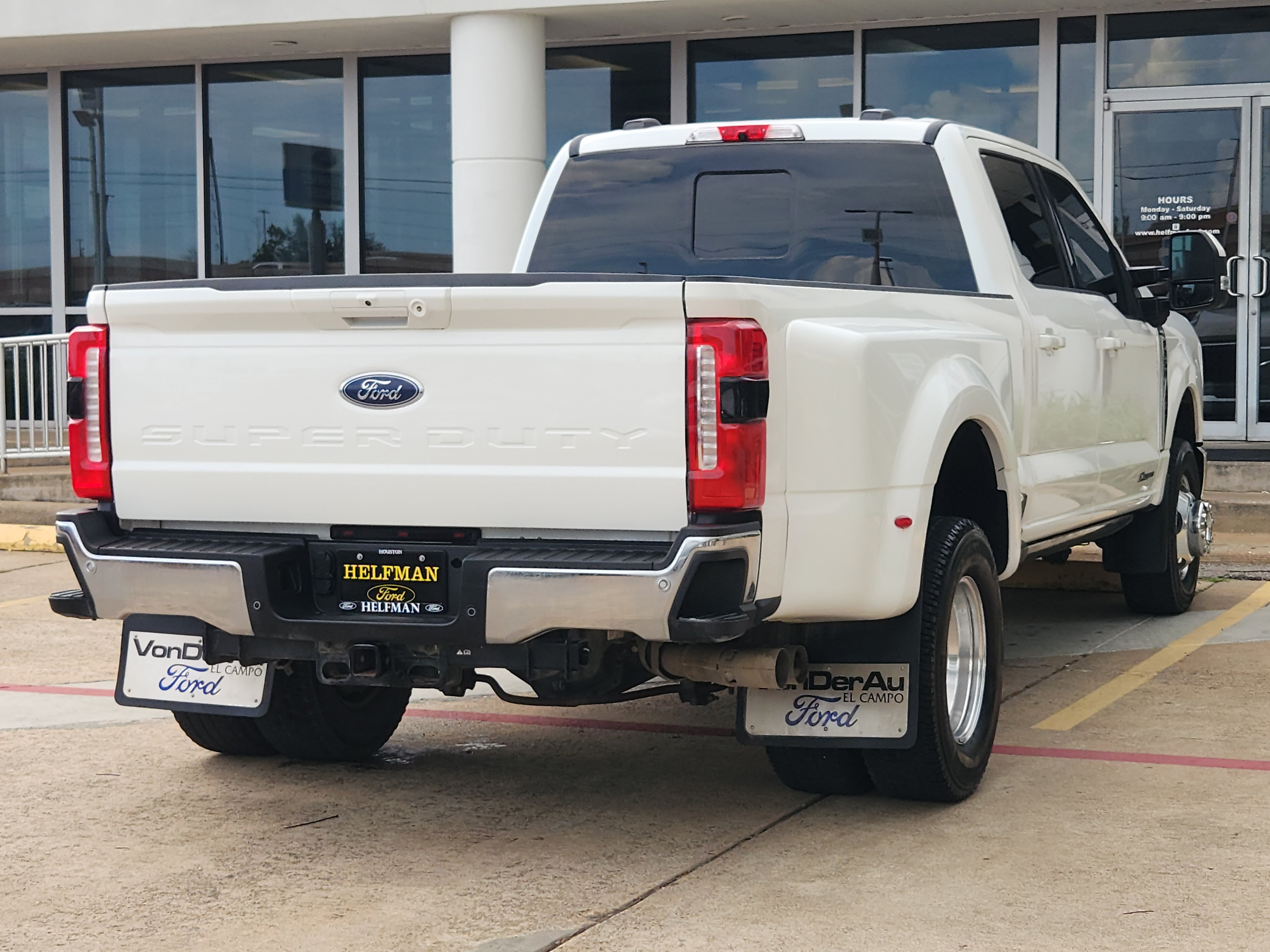 Certified 2023 Ford F350 Lariat AWD/4WD image 3