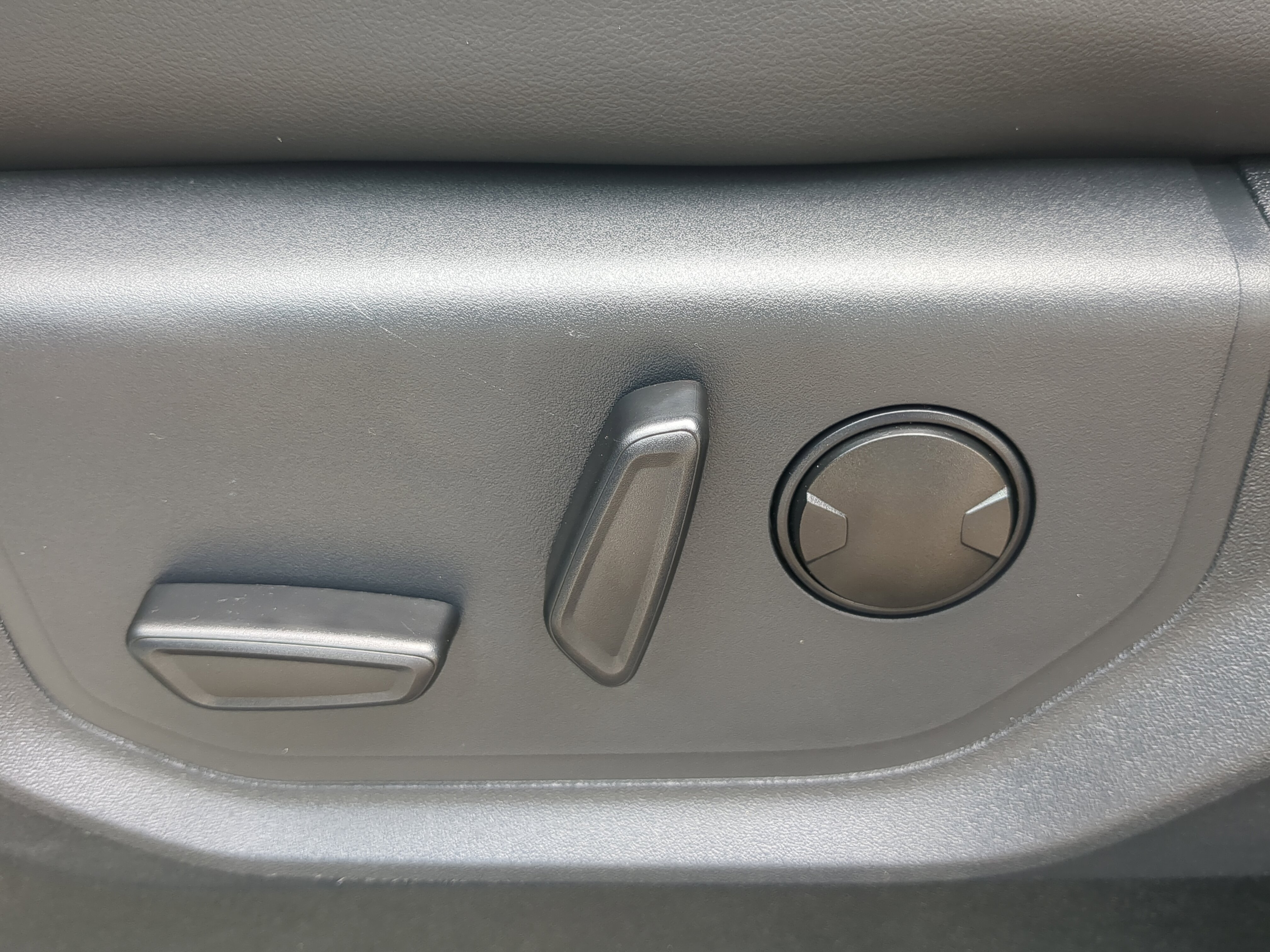 Certified 2024 Ford Expedition Max XLT RWD image 30