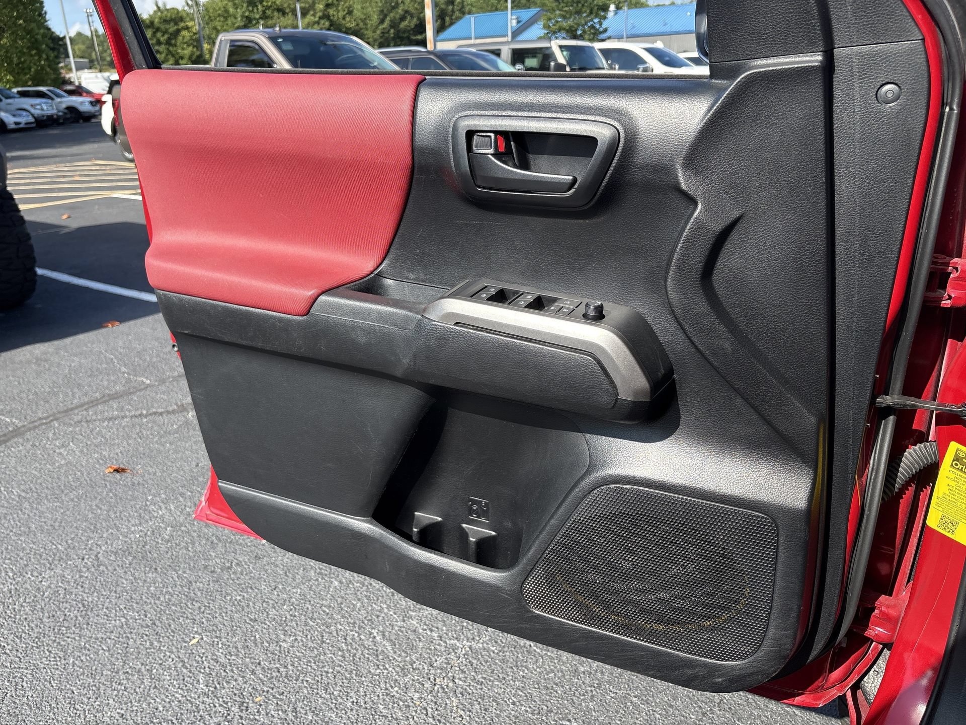 Used 2022 Toyota Tacoma SR5 w/ Technology Package RWD image 12