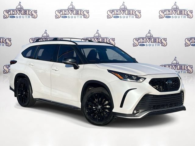 Used 2024 Toyota Highlander XSE