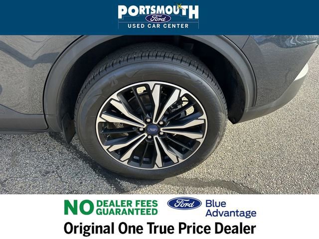 Certified 2022 Ford Escape SE w/ SE Sport Appearance Package image 28