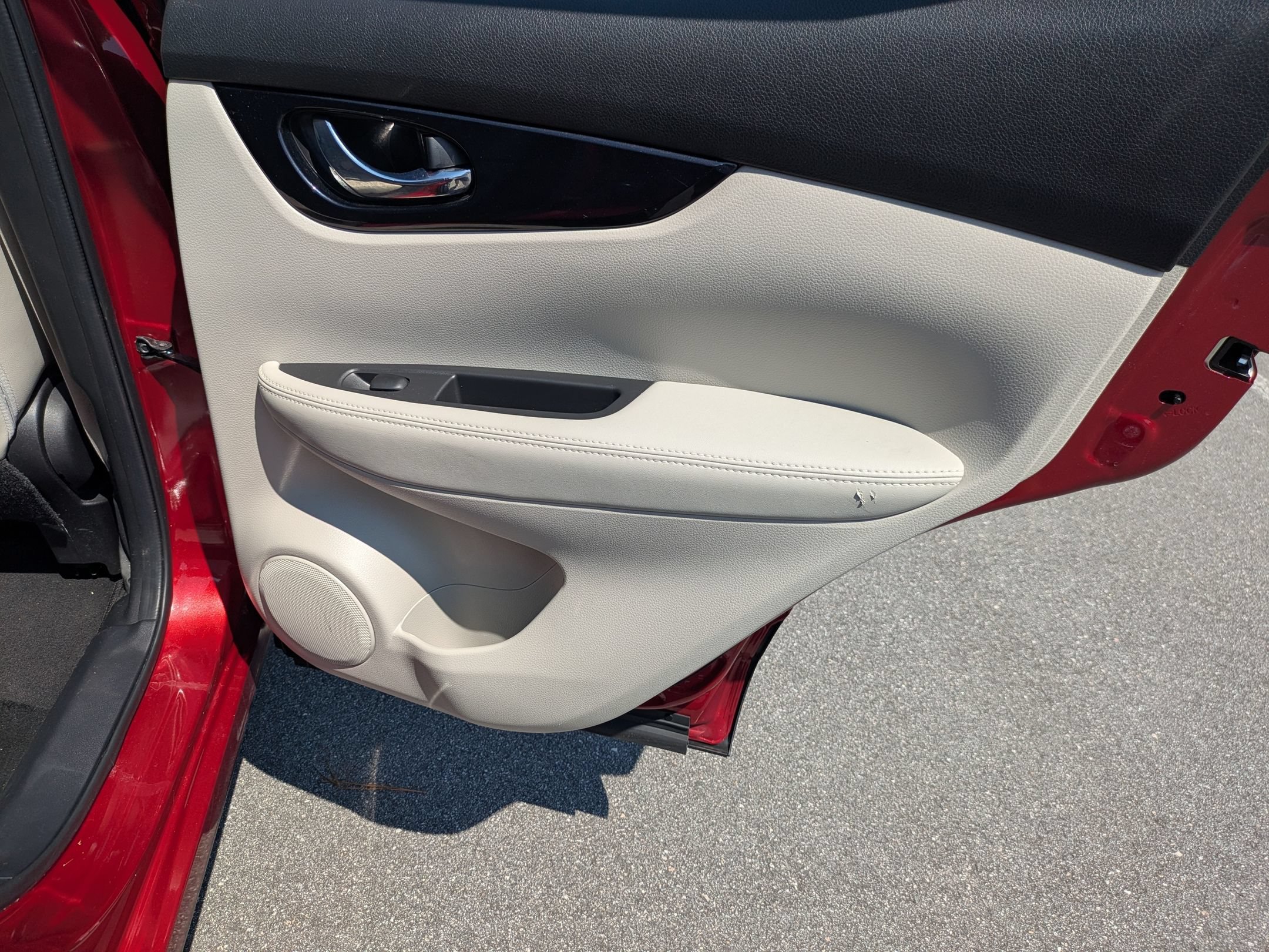 Used 2021 Nissan Rogue Sport SL FWD image 31