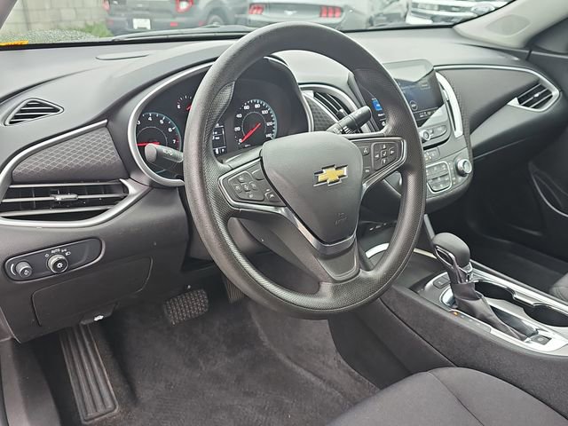 Used 2025 Chevrolet Malibu LT FWD image 16