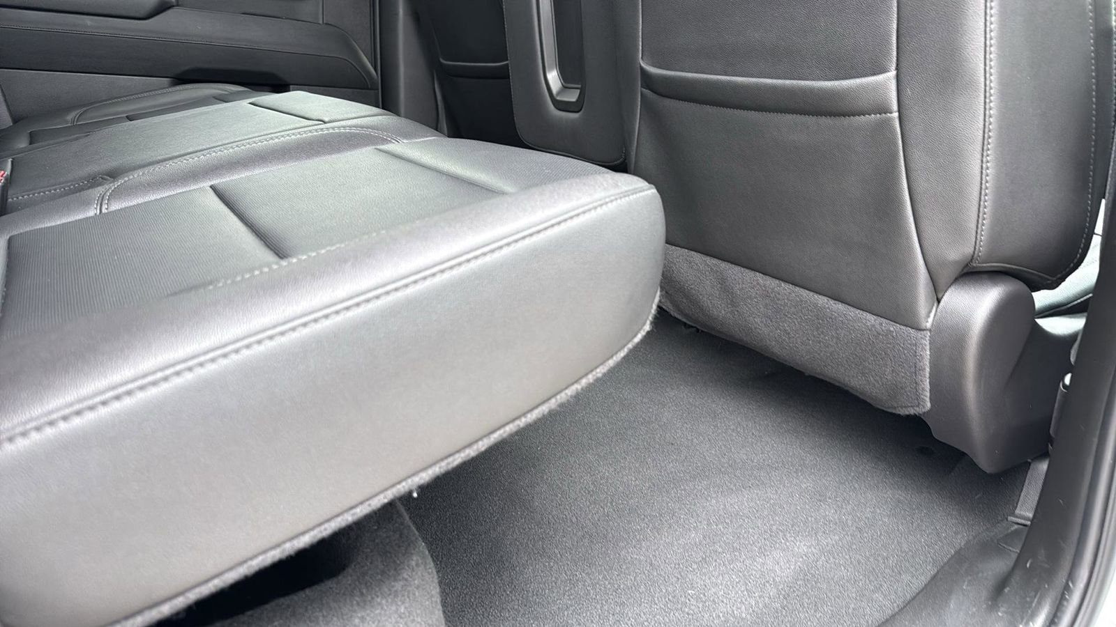 Used 2025 GMC Sierra 1500 SLT image 27