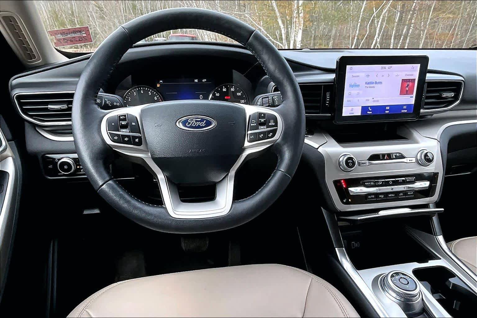 Certified 2023 Ford Explorer XLT w/ Equipment Group 202A AWD/4WD image 6