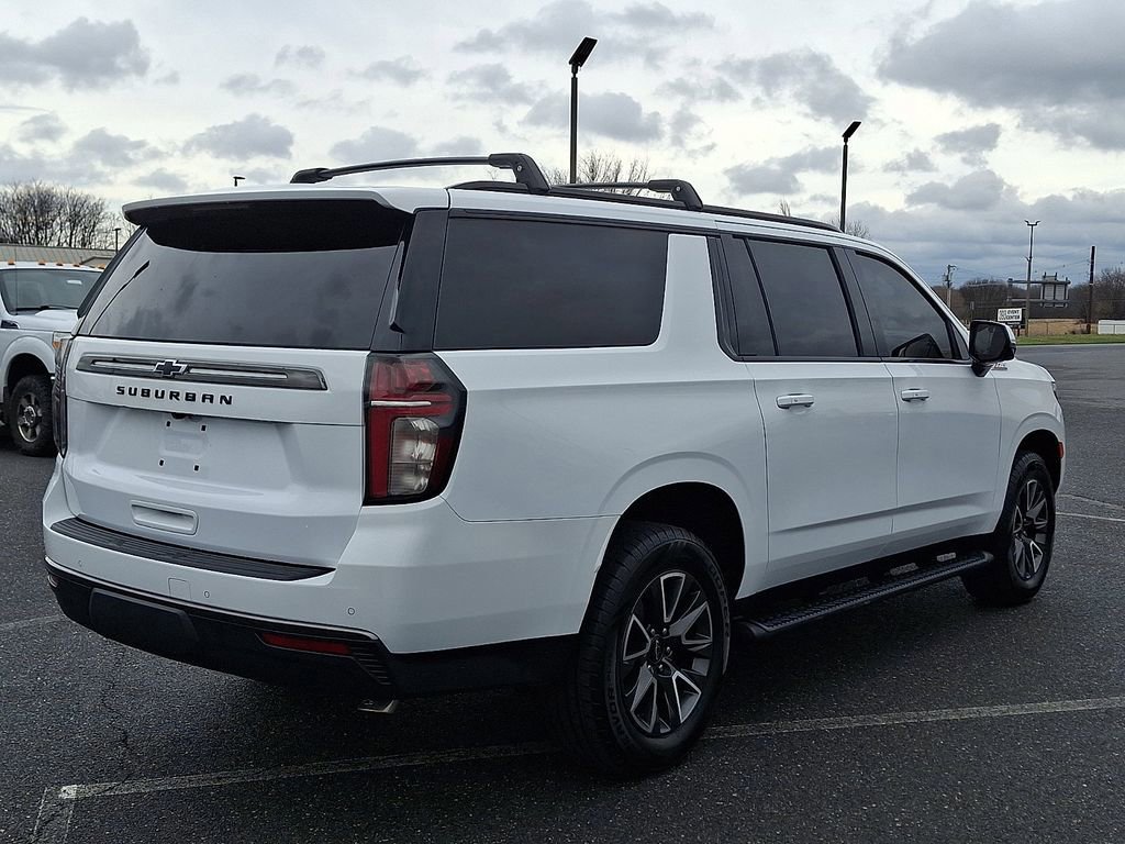 Used 2022 Chevrolet Suburban Z71 w/ Luxury Package image 4