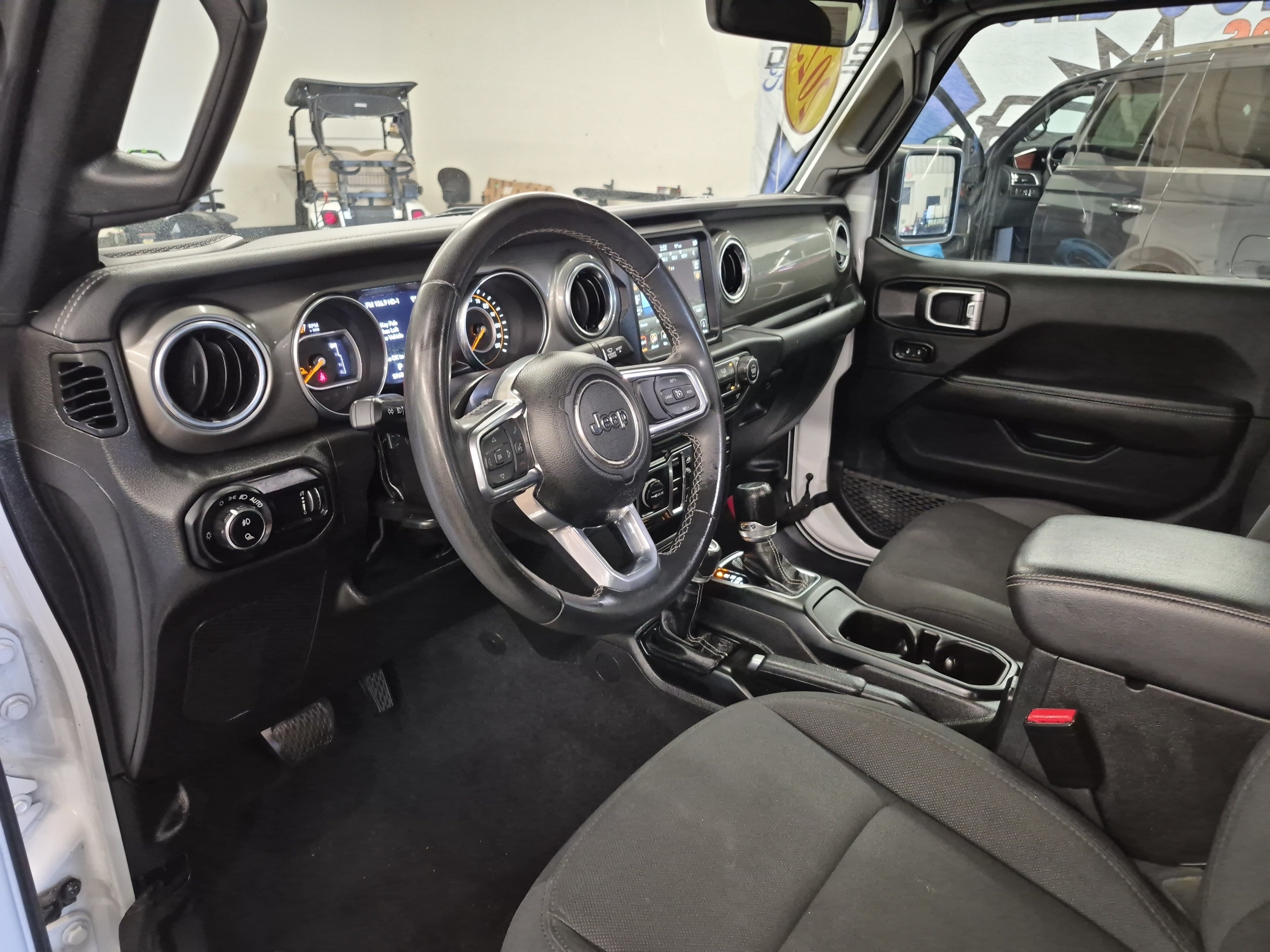 Used 2023 Jeep Gladiator Overland AWD/4WD image 15
