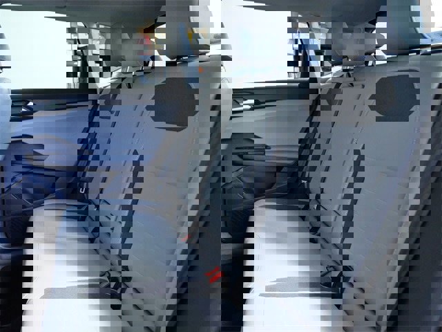 Used 2022 Volkswagen Taos SE image 14