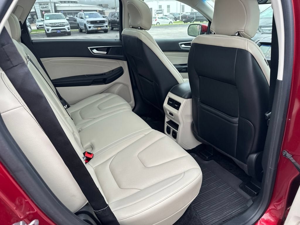 Certified 2018 Ford Edge Titanium w/ Equipment Group 302A AWD/4WD image 11