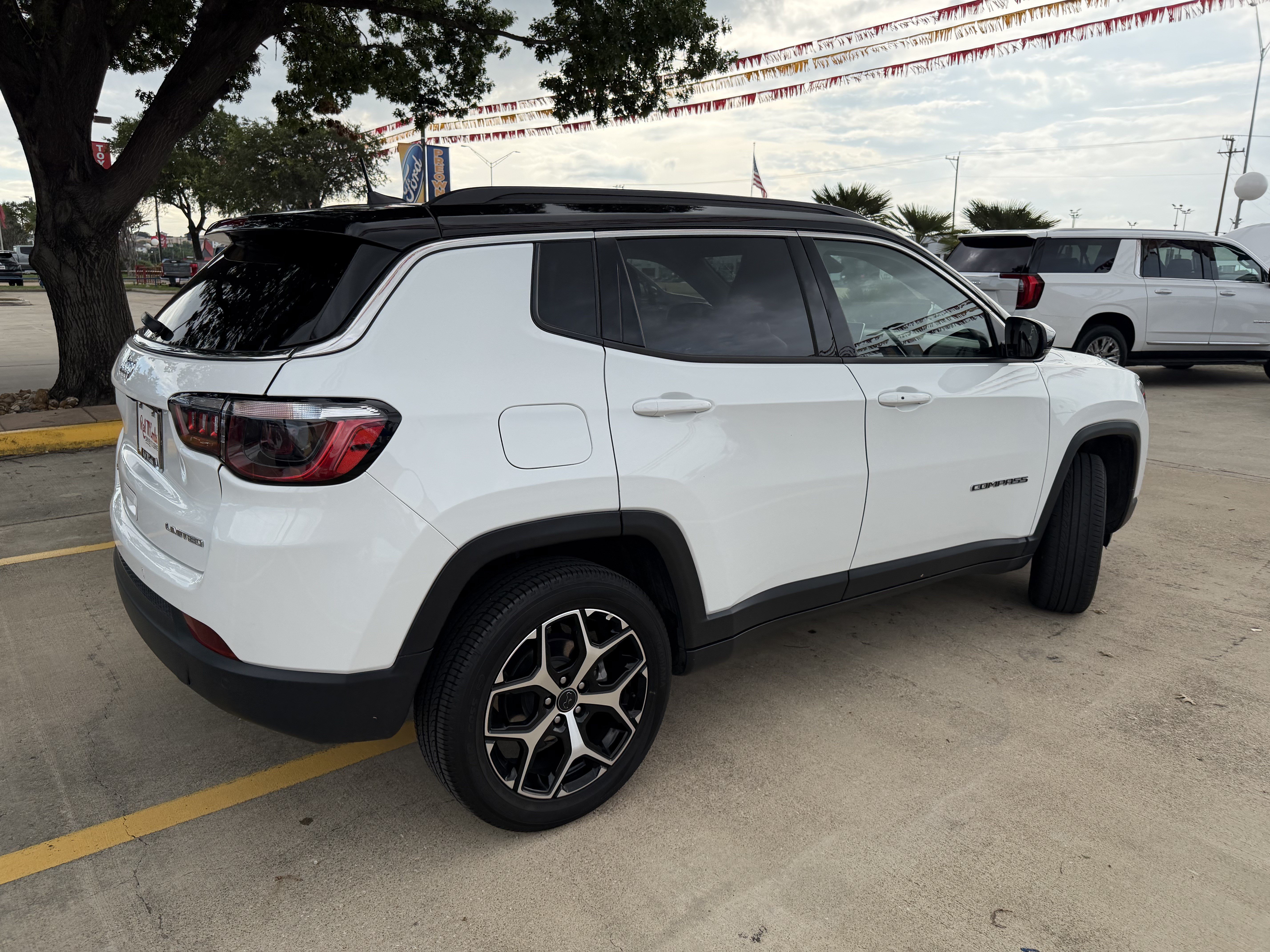 Used 2025 Jeep Compass Limited AWD/4WD image 6
