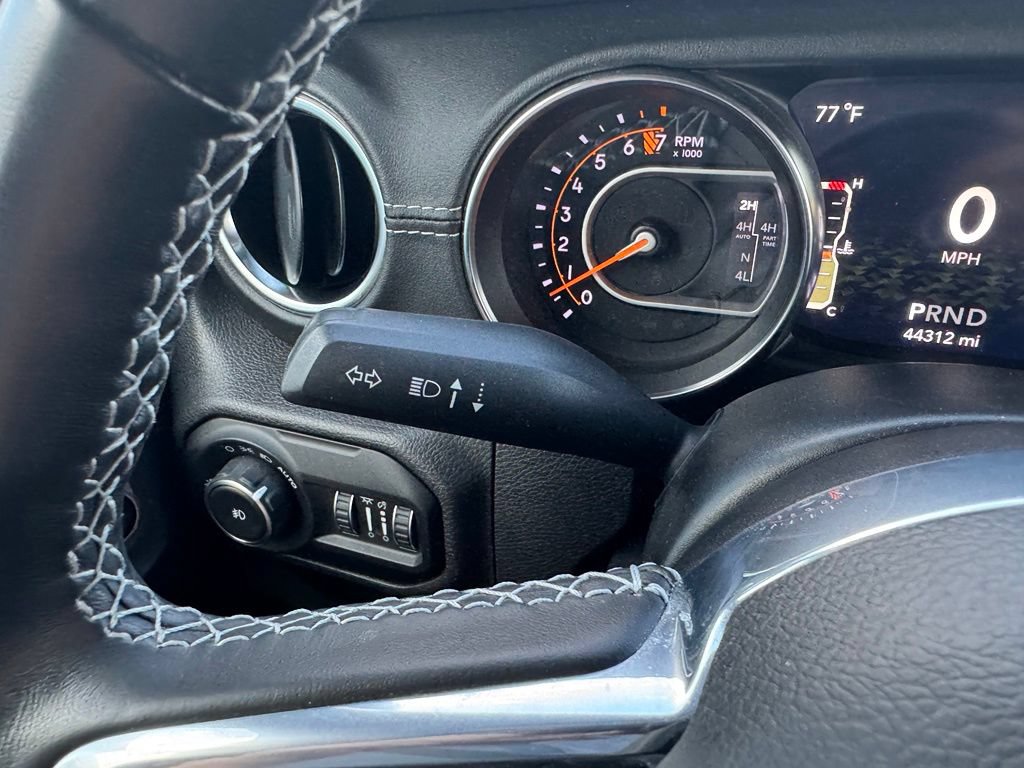 Used 2021 Jeep Wrangler Unlimited Sahara AWD/4WD image 30
