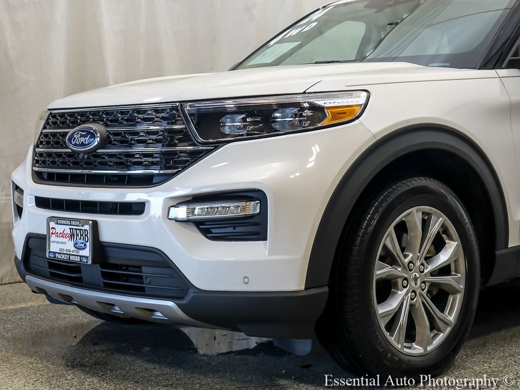 Certified 2024 Ford Explorer XLT w/ Equipment Group 202A AWD/4WD image 3
