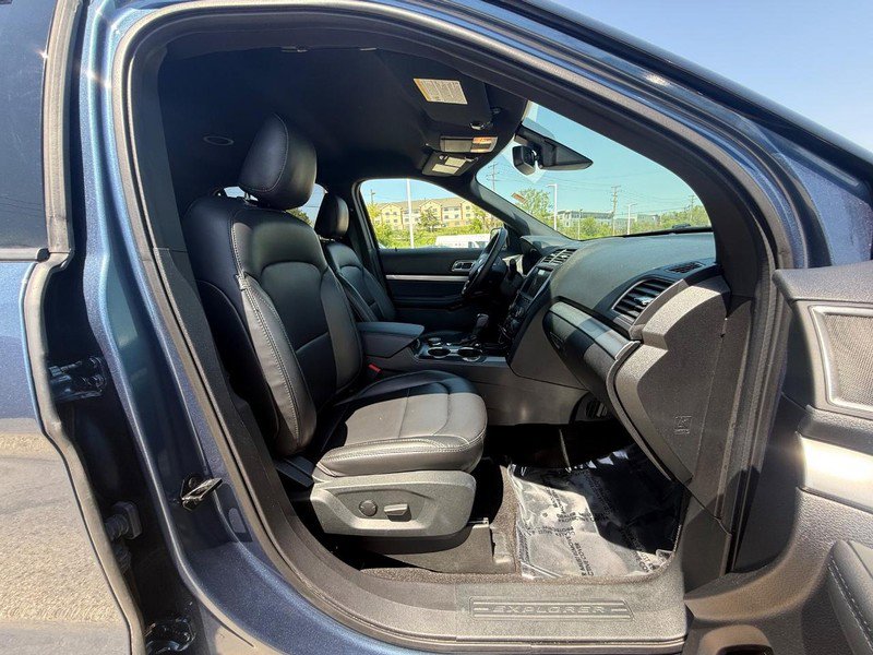 Certified 2019 Ford Explorer XLT w/ Equipment Group 202A AWD/4WD image 13