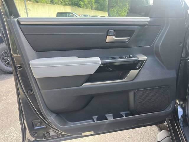 Used 2025 Toyota Tundra Limited AWD/4WD image 18