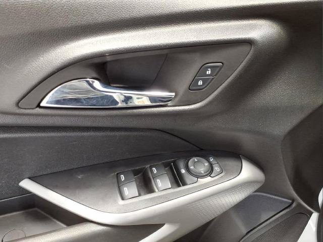 Used 2024 Chevrolet Trax RS FWD image 20