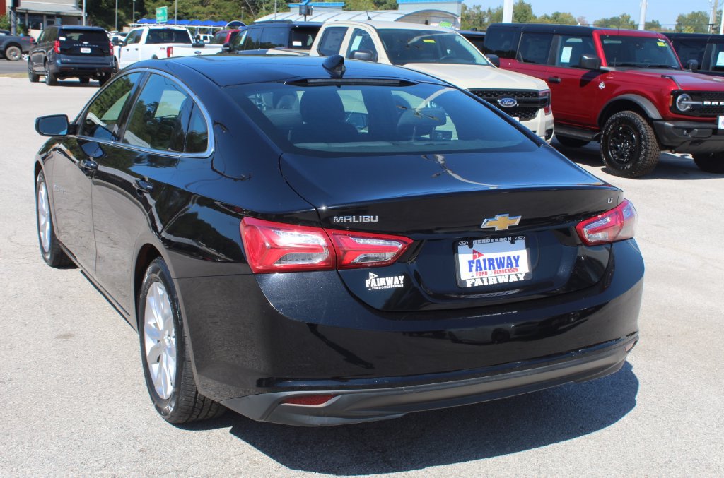 Used 2021 Chevrolet Malibu LT FWD image 7