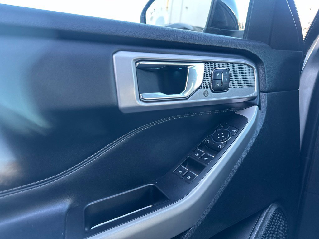 Certified 2021 Ford Explorer Limited w/ Equipment Group 301A RWD image 16