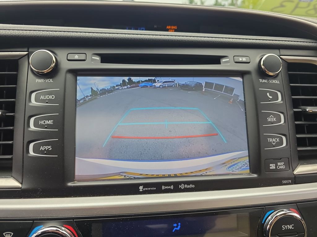 Used 2018 Toyota Highlander XLE w/ Carpet Mat Package (TMS) FWD image 30