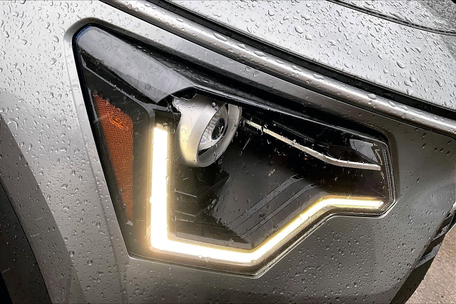 Used 2023 Kia Niro EX FWD image 27