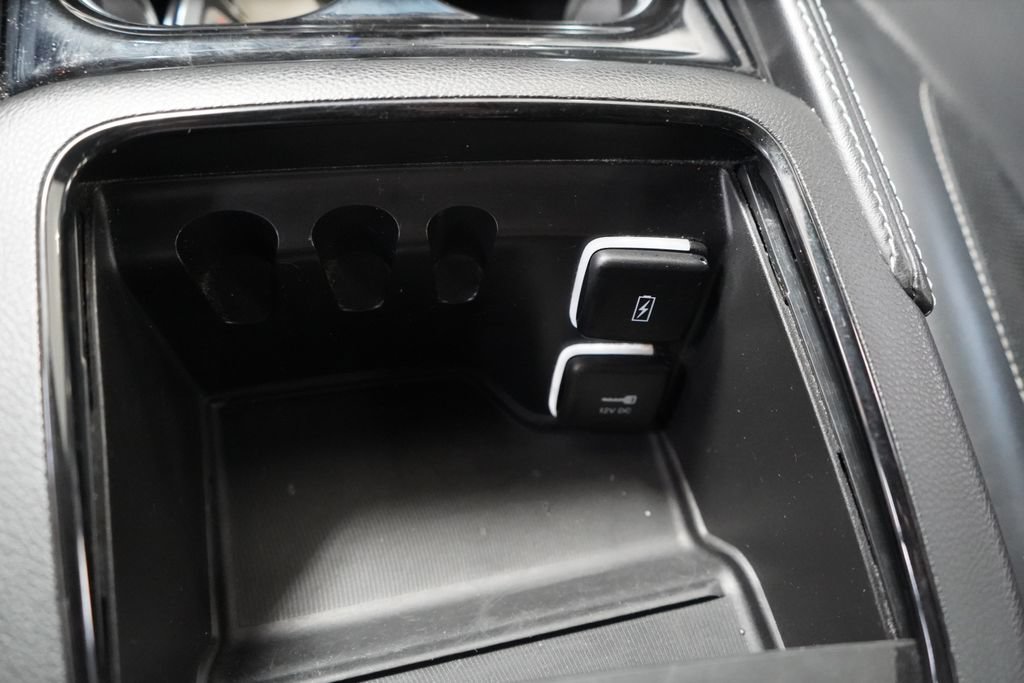 Used 2025 Chrysler Pacifica Limited FWD image 43