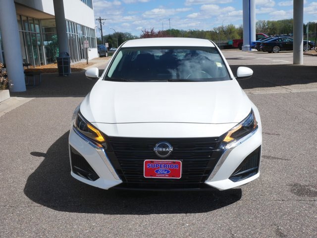Used 2023 Nissan Altima 2.5 SV FWD image 2